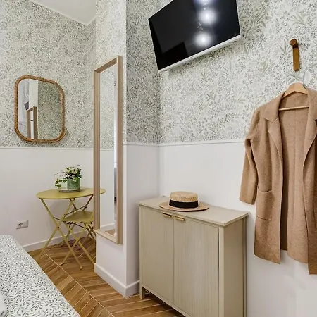 Bdc - Nest! Small But Cozy