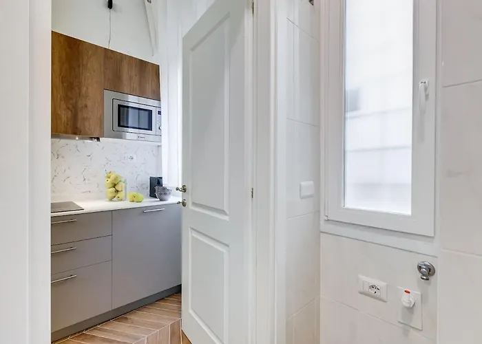 Bdc - Nest! Small But Cozy * 로마