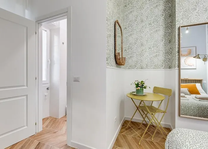 Bdc - Nest! Small But Cozy * 로마